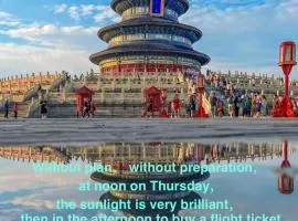 East Sacred Hotel ᴸᴱO---Foreign Accept---Two minutes walk to Subway 丨Tourism Service English-speaking 丨 Near Tiananmen Forbidden City丨European foot ball English丨Free Advance tickets and Laundry Drying service coffee snacks