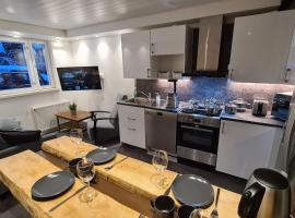 Helmi lähellä keskustaa, remontoitu 2022, hotel em Kotka