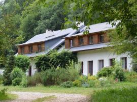 Hajstra, hotel con alberca en Krempna