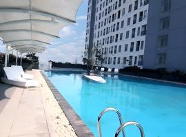 Pleasant Tamansari Prospero Studio Apartment in Sidoarjo by Le Ciel Hospitality, hótel í Sidoarjo