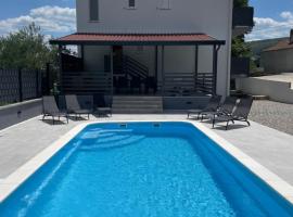 Villa Mirta, hotel em Zmijavci