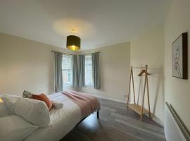 Long stays by Tailored Accommodation - 5-Bedroom Home at Carnglas Charm Retreat, hotel v destinaci Sketty