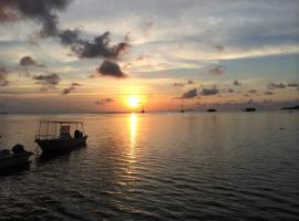 Omah Alchy Cottages, hotel in Karimunjawa