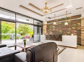 Chengdu Luhu Hotel