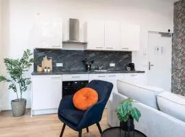 Spacious And Large, Bed And Coffee Hanno