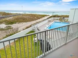 IS9-Cozy Upstairs Beachfront Condo - King Beds
