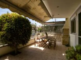 Isthmos Apartment by Golden Host