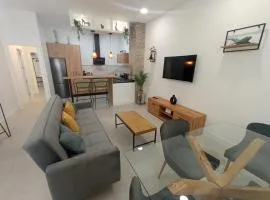 Apartamento moderno junto a estación de tren