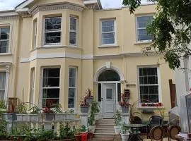 Mayville House Flat