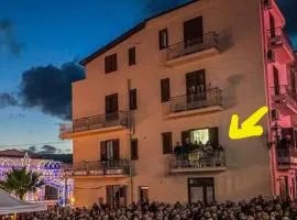 La casa sulla piazza
