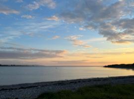 Your Coastal Paradise Awaits, hotel v destinaci Oranmore