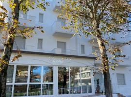 希格诺公寓酒店，位于里米尼的酒店