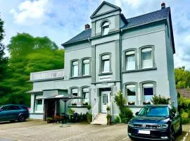 Haus Medaillon