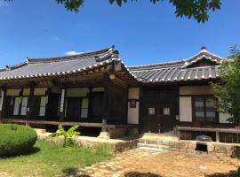 Mookgae Seowon Manhuejeong, hotel i Andong