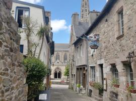 Le 1 St Yves Studios, Hotel in Tréguier