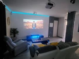 Cinéma room 2 chambres séparées, хотел в Морле