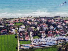 Apartamentos Piedramar: Conil de la Frontera'da bir otel