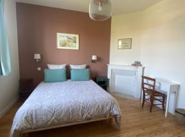 La Hacienda Rosita, hotel v destinaci Saint-Jouan-des-Guérets
