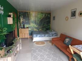 Appartement th&egrave;me jungle, akomodasi dapur lengkap di Avallon