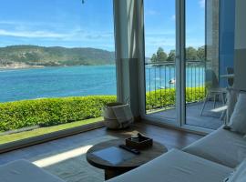 Porto Cabana by Miramar Stays, hotel with hot tubs in Cabana de Bergantiños