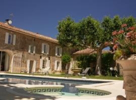LE MAS DES FLANERAIES, hotel di Althen-des-Paluds