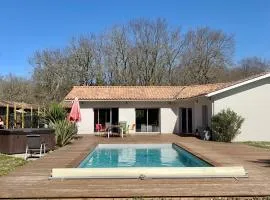 Villa au calme en lisière de forêt