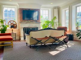 Wm. Farmer and Sons、ハドソンの駐車場付きホテル