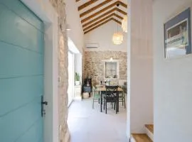 Stone House Lole