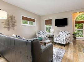 2min walk downtown-Pet Friendly-Offstreet Parking, hotel in Saugatuck
