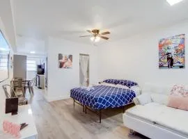 Private Ocean Dr Apt w/2 Queen Beds, Steps 2 Beach