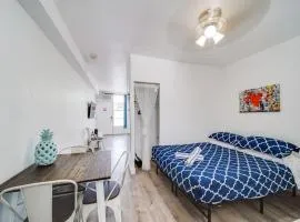 Steps 2 Beach, Ocean Drive Deco Apt w/2 Queen Beds