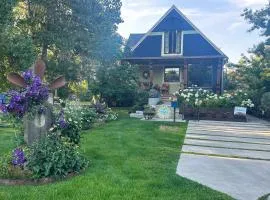 Creekside Setting Right Near Downtown And Bogert Park