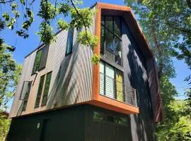 This Deluxe Modern New 3-Story Home With Central Ac Offers The Best Of Bozeman!