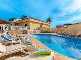 Villa Victoria With Heated Pool
