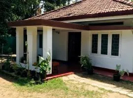Cafe Tangola Home Stay