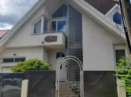 Lara Guest House