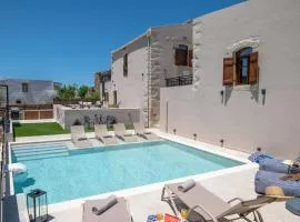 Pavlina Villa , a hidden gem with heated pool and ping pong!