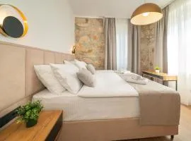 Deluxe Double Rooms in Castellum Besca