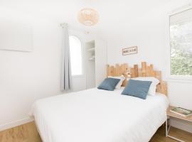 L Escapade Nature et Gourmande Gîtes, Chambres d'Hôtes, piscine, Spa Toulouse Colomiers Gers、Pujaudranのホテル