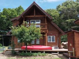 Siodomi Marinki share wood lodge, pets allowed, hostel em Ōkuki