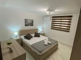 R2 Double Room Msida, in share flat