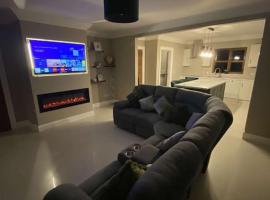 Brand New home in Dungloe, feriehus i Donegal