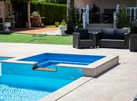 Crestuma Bright Apartment, by Hopstays