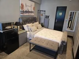 Cosy Studio in Dudley City Center
