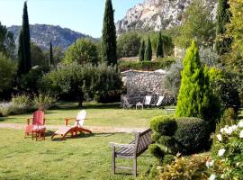 Le Relais Notre Dame, hotel with pools in Quinson