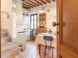 Italian Experience-Il Borgo Apartment, hotel v destinaci Bientina