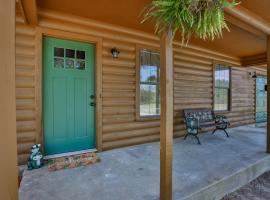 3-bedroom 2 bath With Hot Tub Near Winstar, hotel s parkovan&iacute;m v destin&aacute;cii Thackerville