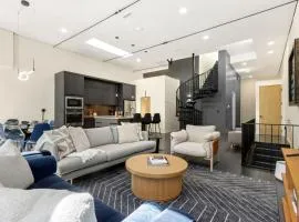 NEW! Modern Scandinavian Loft in Old Town Square