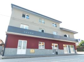 Spe&d, hotel v destinaci Rivis