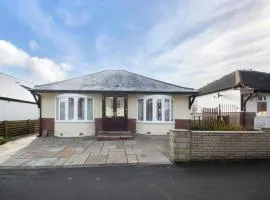 3BR Detached Bungalow with Parking